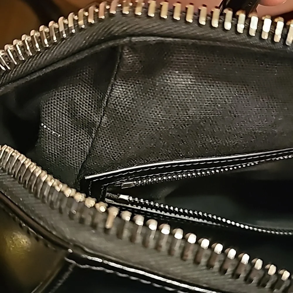 Authentic Givenchy Antigona Small in Smooth Black - Picture 16 of 16